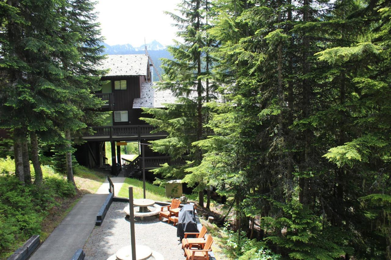 Crystal Chalets Greenwater エクステリア 写真