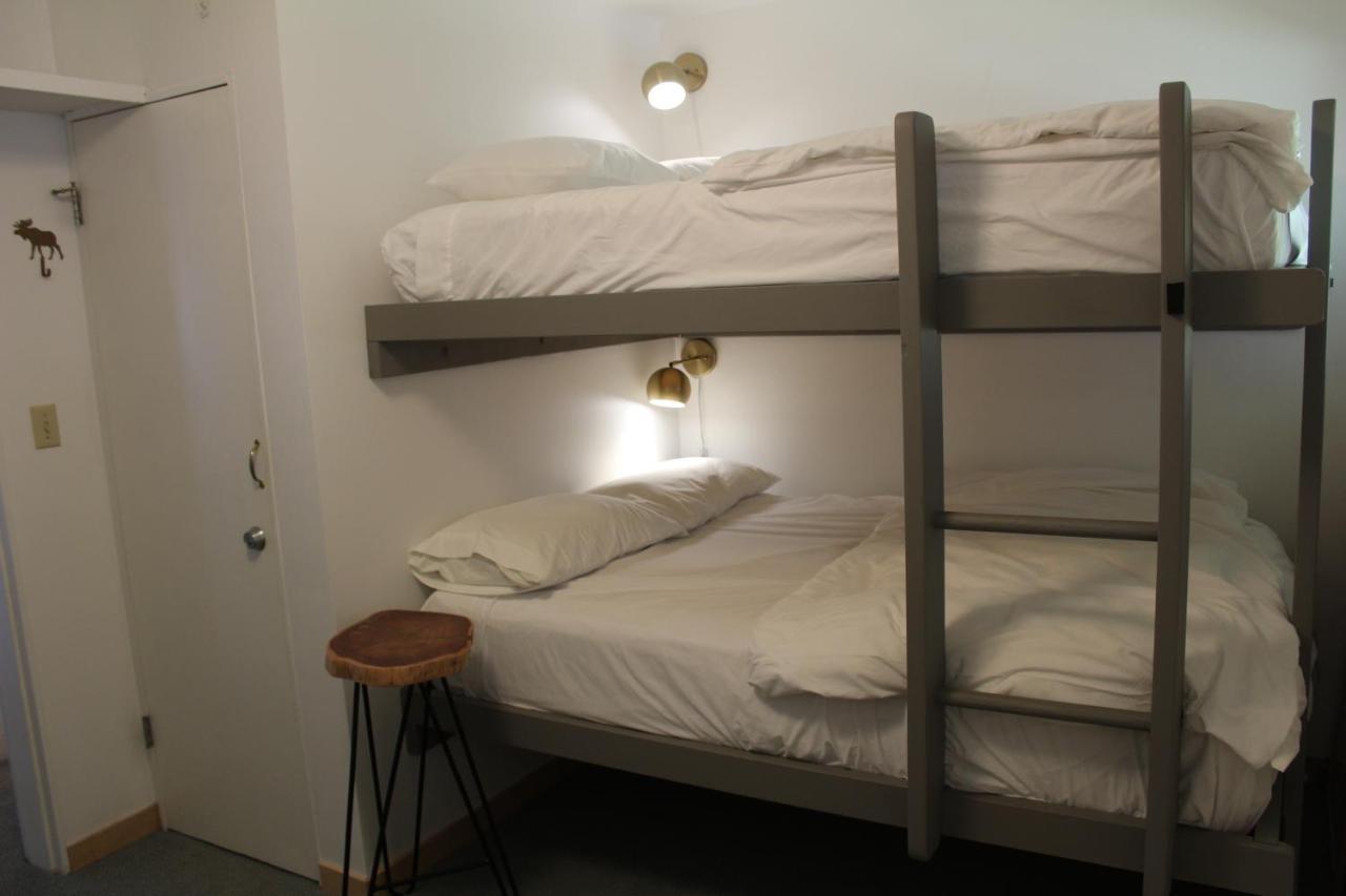 Crystal Chalets Greenwater エクステリア 写真