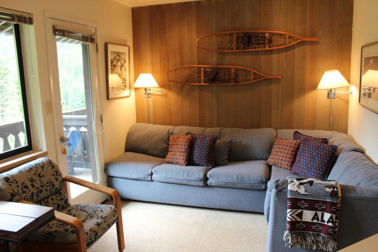 Crystal Chalets Greenwater エクステリア 写真
