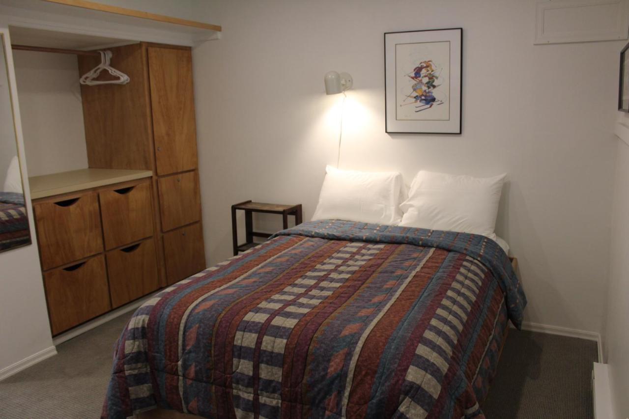 Crystal Chalets Greenwater エクステリア 写真