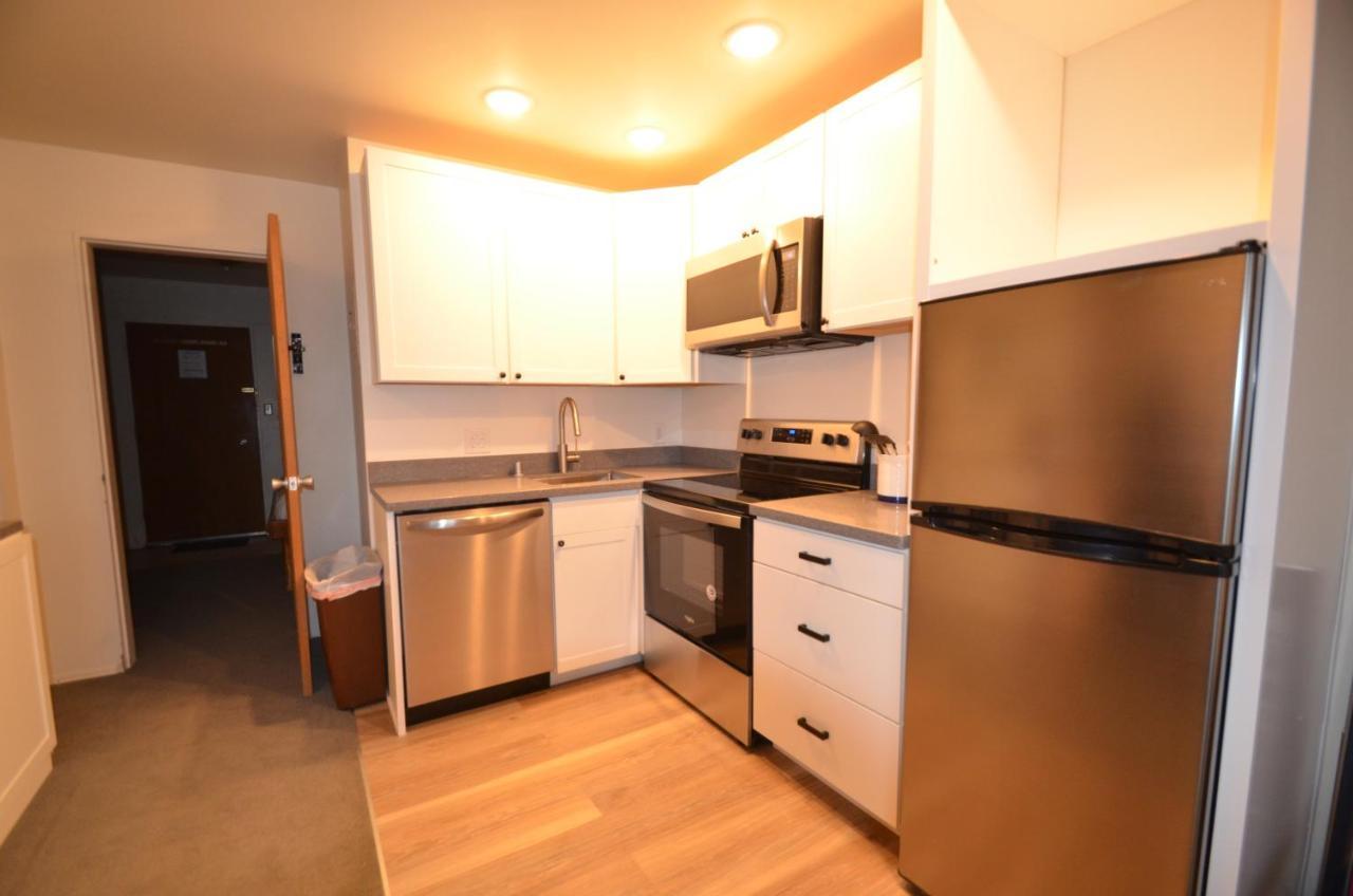 Crystal Chalets Greenwater エクステリア 写真