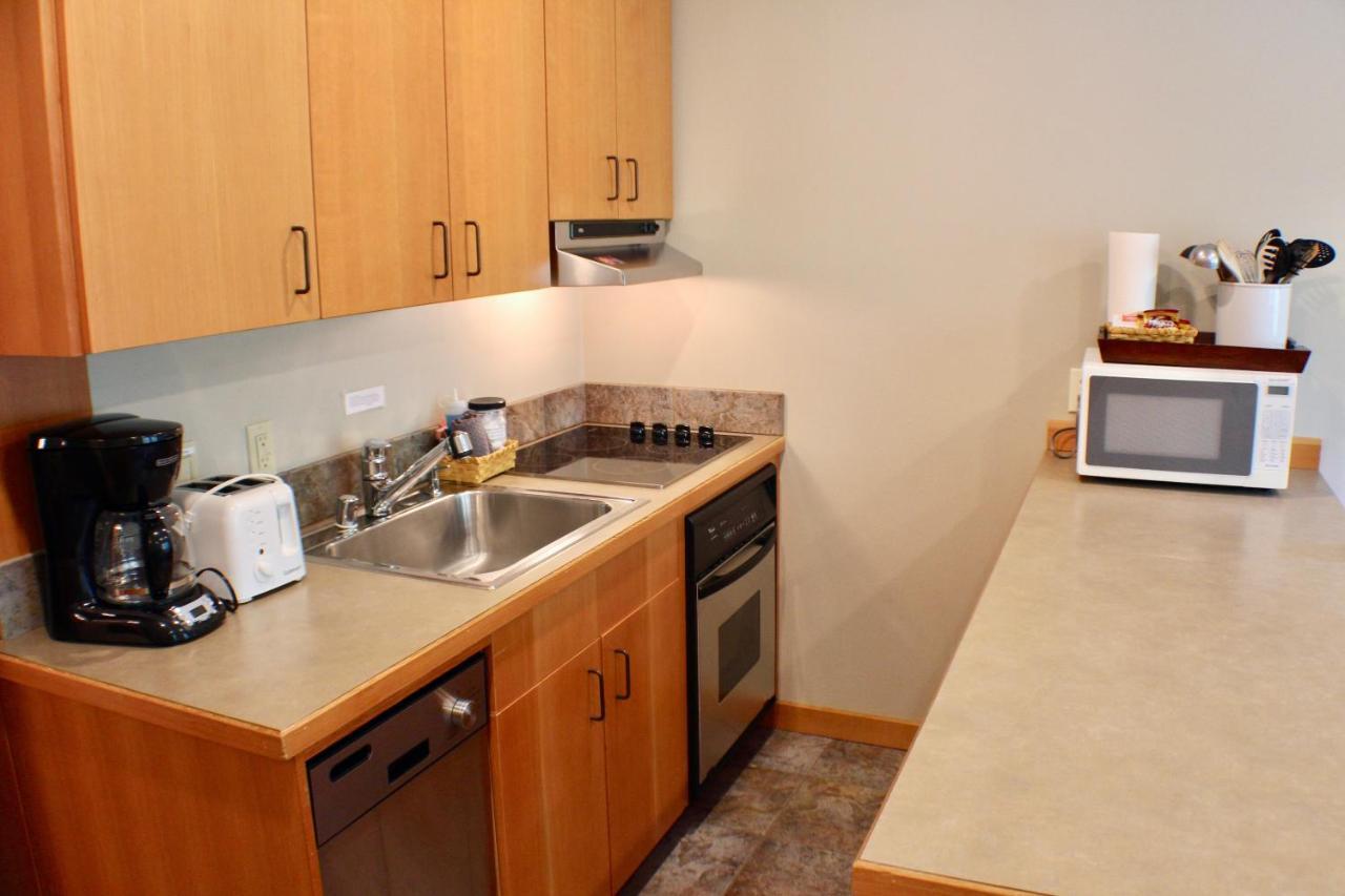 Crystal Chalets Greenwater エクステリア 写真