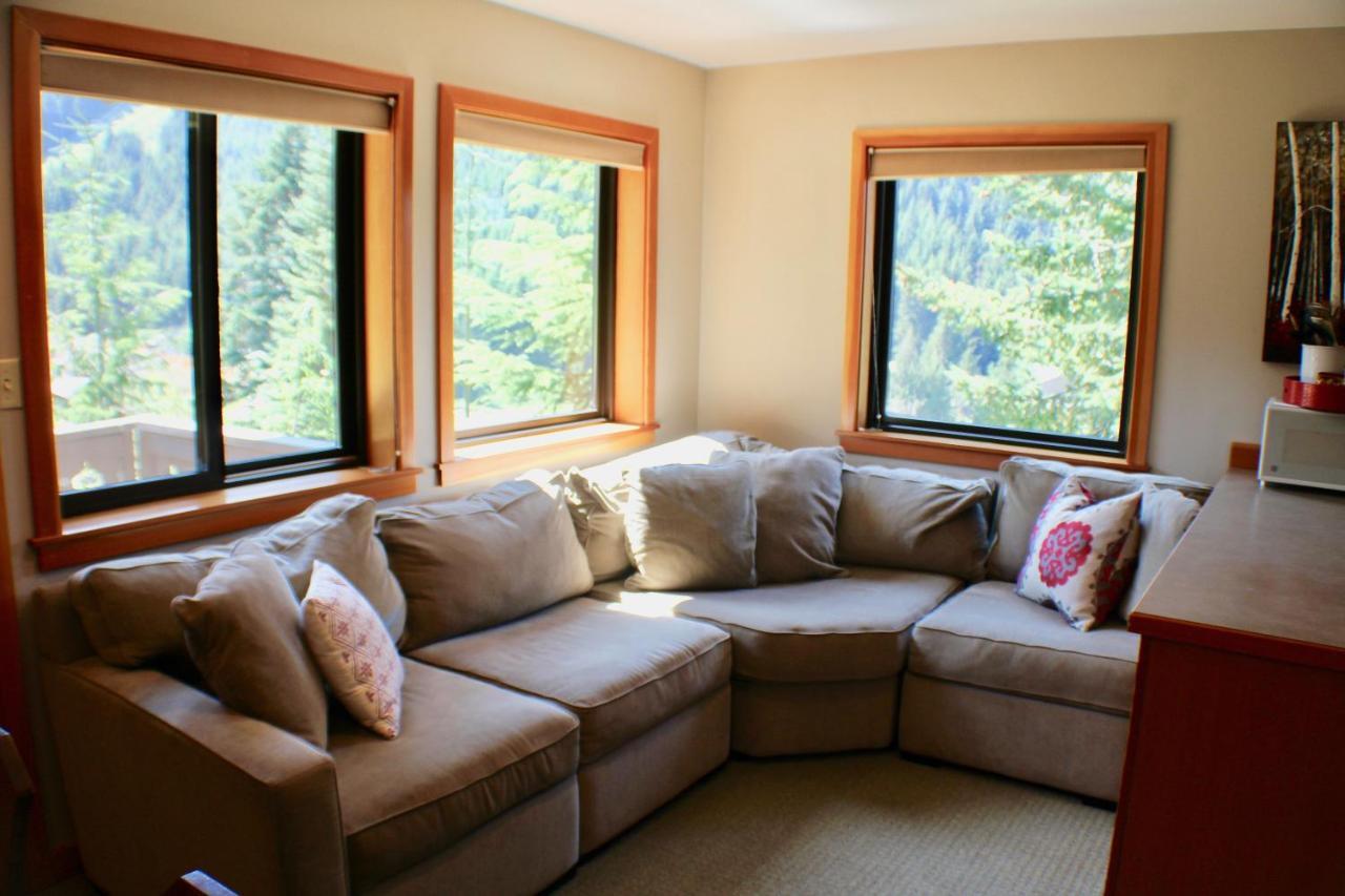 Crystal Chalets Greenwater エクステリア 写真
