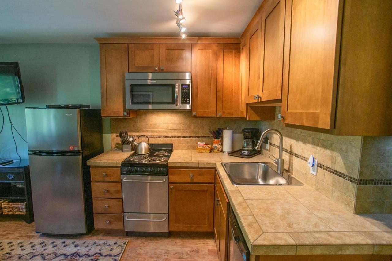 Crystal Chalets Greenwater エクステリア 写真