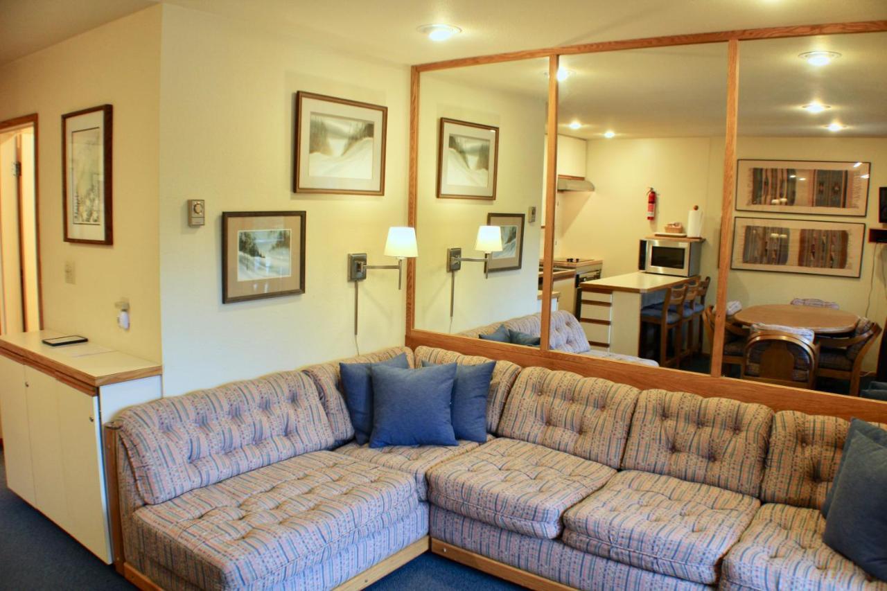 Crystal Chalets Greenwater エクステリア 写真