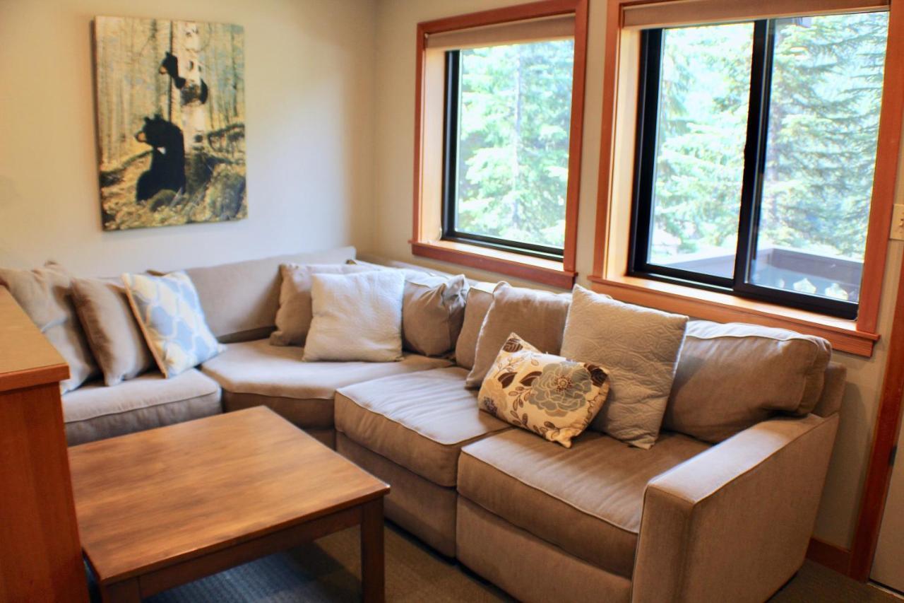 Crystal Chalets Greenwater エクステリア 写真