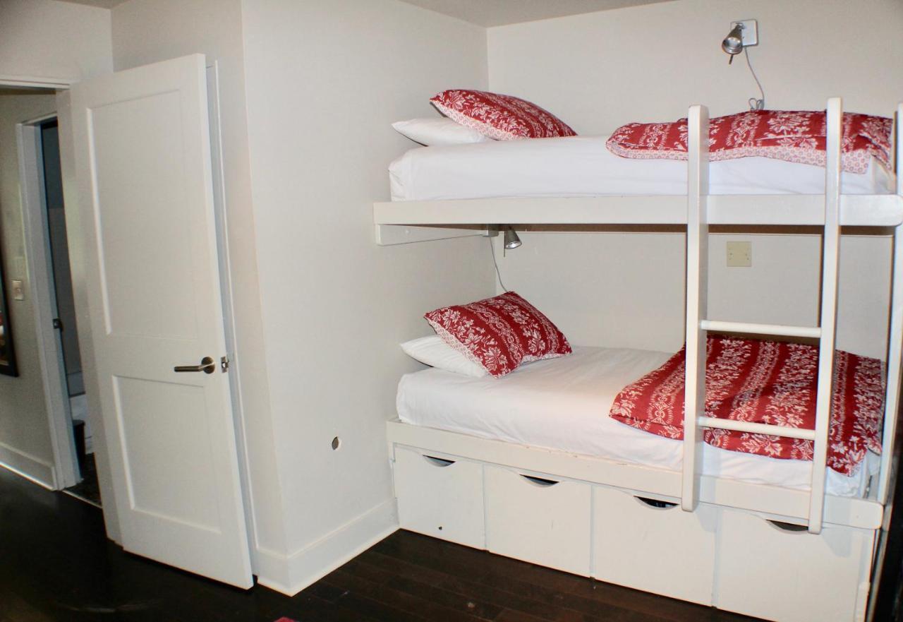 Crystal Chalets Greenwater エクステリア 写真