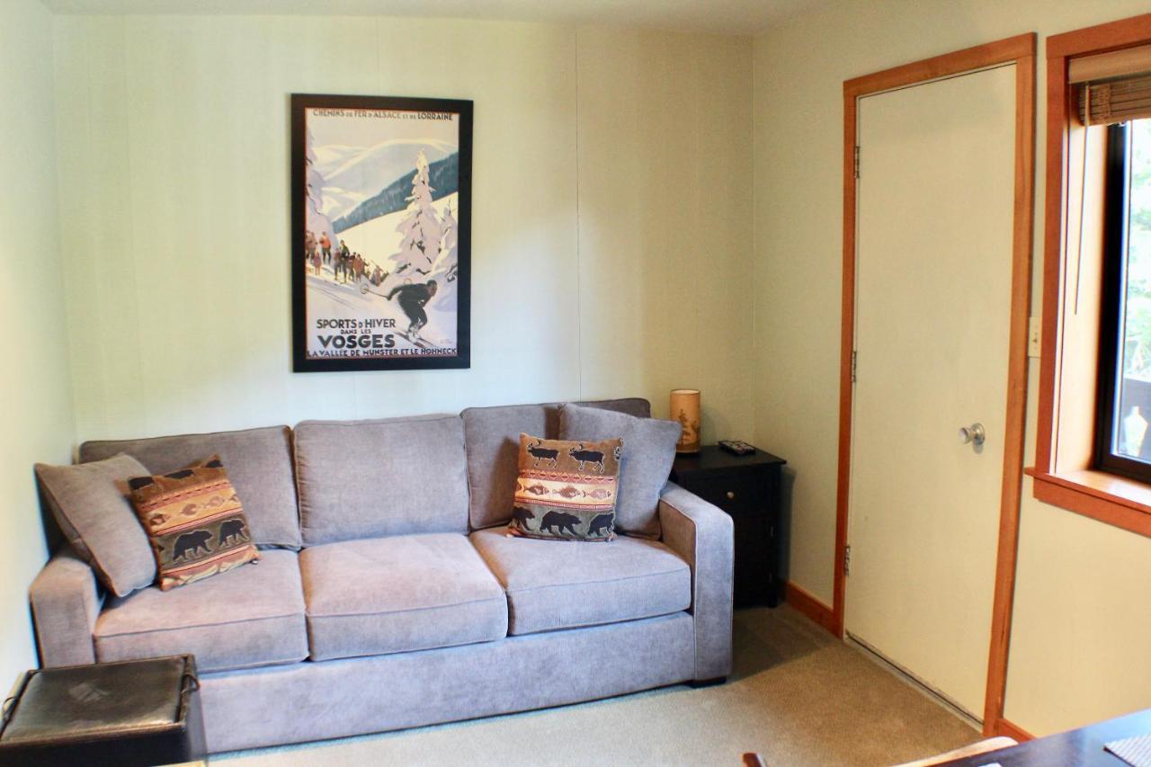 Crystal Chalets Greenwater エクステリア 写真