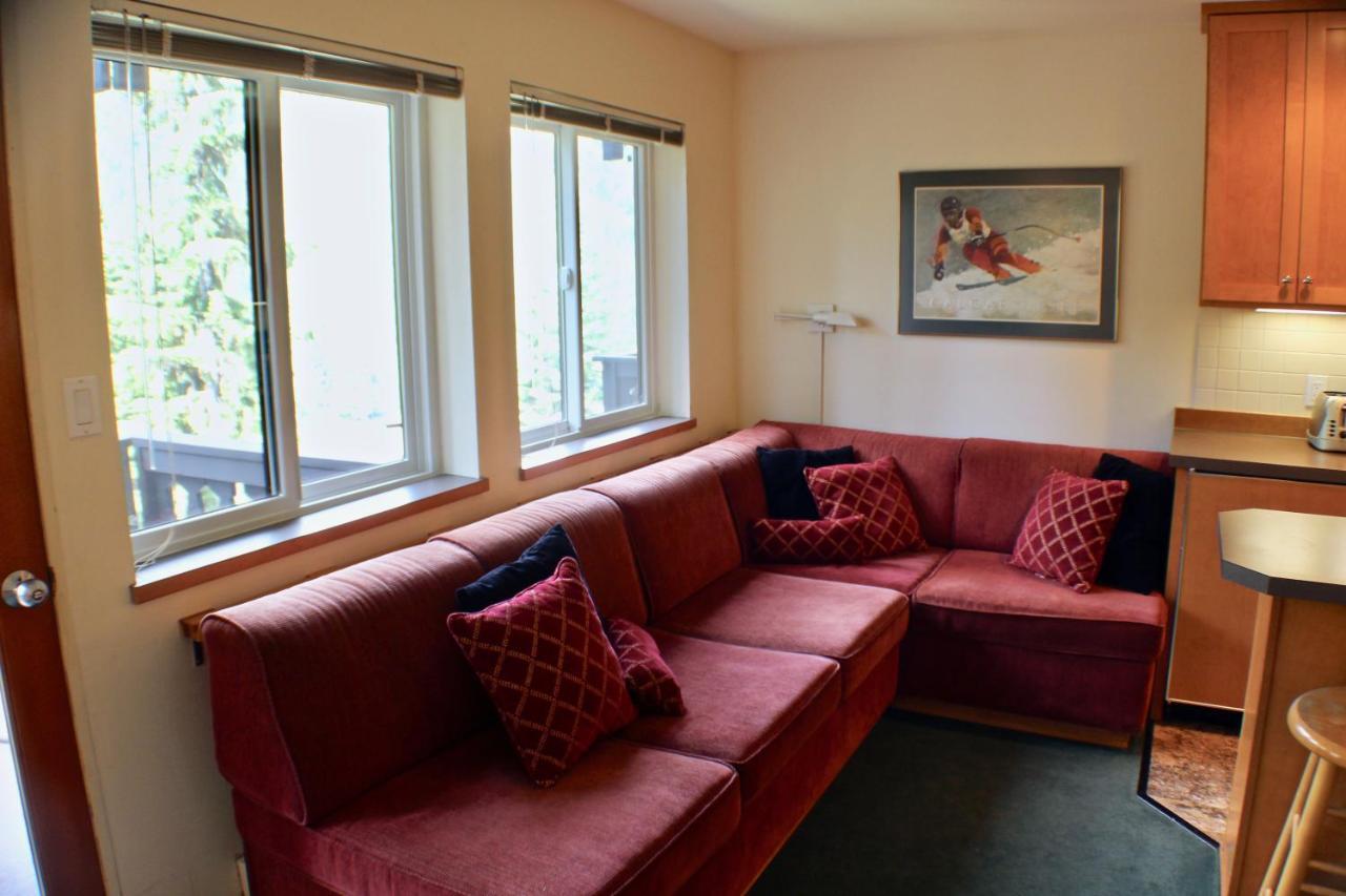 Crystal Chalets Greenwater エクステリア 写真