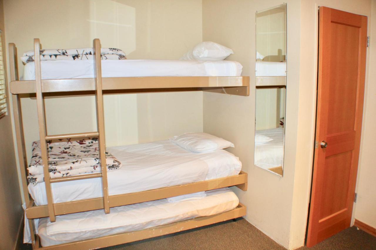 Crystal Chalets Greenwater エクステリア 写真