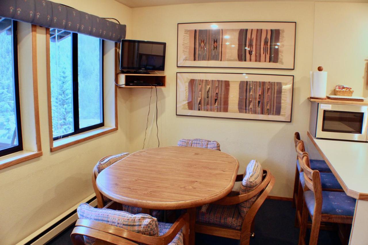 Crystal Chalets Greenwater エクステリア 写真